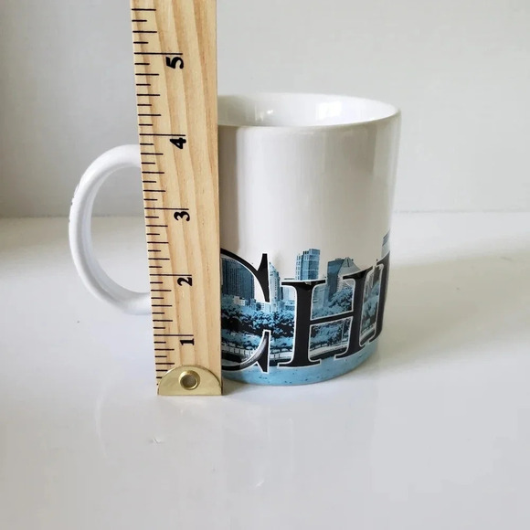 2010 America Ware Chicago Skyline Blue/White Coffee mug. - Picture 7 of 7